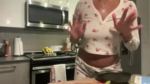 camiliakxoxo online show from 11-18-25, 03:34