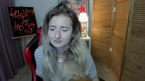 Snapshot of camilladreamer chatting on 08-05-26, 10:44 camilladreamer online show from 08-05-26, 10:44