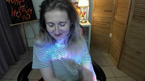 Snapshot of camilladreamer chatting on 08-06-26, 02:19 camilladreamer online show from 08-06-26, 02:19