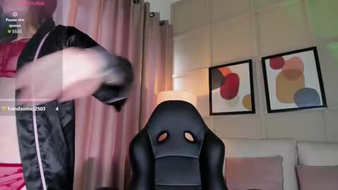 Snapshot of camille_eyes chatting on 09-29-25, 08:35 camille online show from 09-29-25, 08:35