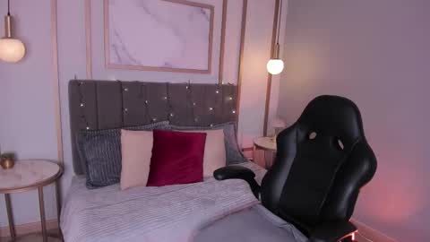 Snapshot of camille_eyes chatting on 11-05-25, 09:15 camille online show from 11-05-25, 09:15