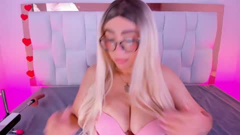 Camille online show from 04-25-26, 01:41