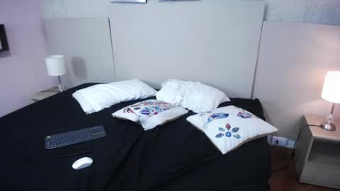 Camille and Shaggy online show from 04-11-26, 07:45