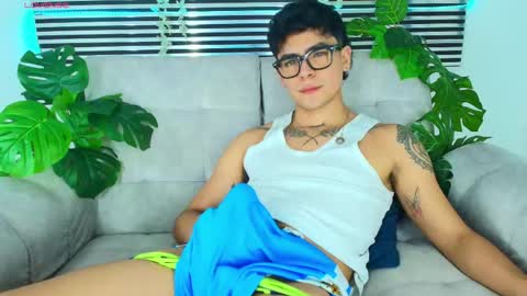 Snapshot of camilo_xcam chatting on 04-29-26, 10:27 CAMILO online show from 04-29-26, 10:27