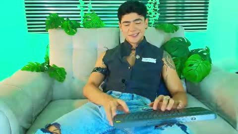 Snapshot of camilo_xcam chatting on 06-08-26, 09:48 CAMILO online show from 06-08-26, 09:48