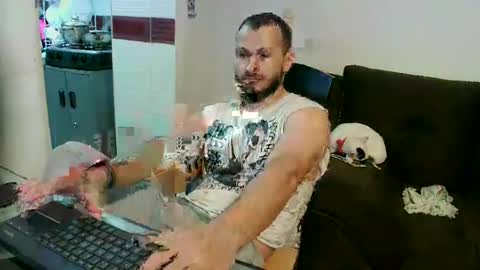 Snapshot of camiloex chatting on 12-12-24, 11:25 Camilo online show from 12-12-24, 11:25