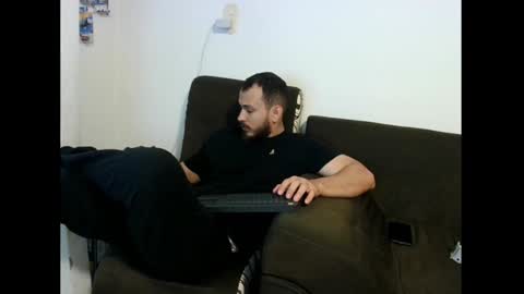 Snapshot of camiloex chatting on 12-16-24, 01:53 Camilo online show from 12-16-24, 01:53