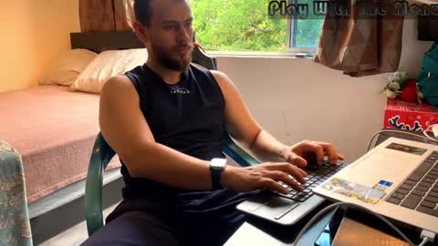 Snapshot of camiloex chatting on 01-25-25, 06:02 Camilo online show from 01-25-25, 06:02