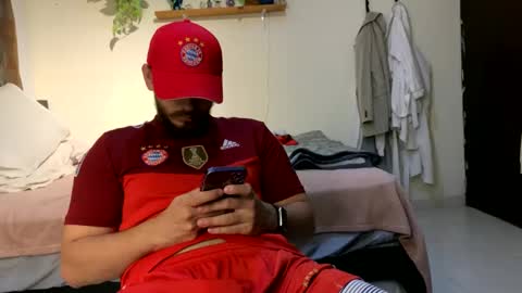 Snapshot of camiloex chatting on 02-03-25, 01:19 Camilo online show from 02-03-25, 01:19