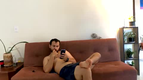 Snapshot of camiloex chatting on 02-04-25, 07:22 Camilo online show from 02-04-25, 07:22