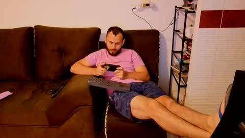 Snapshot of camiloex chatting on 10-03-25, 06:49 Camilo online show from 10-03-25, 06:49