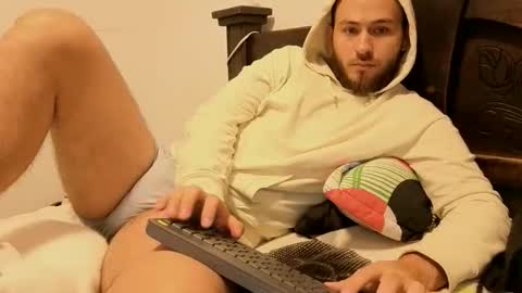 Snapshot of camiloex chatting on 10-27-25, 08:57 Camilo online show from 10-27-25, 08:57