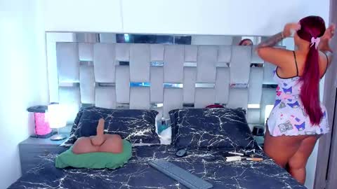 Camila online show from 11-30-25, 12:42