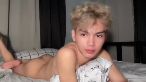 Snapshot of camwithethan chatting on 02-19-26, 05:42 Ethan online show from 02-19-26, 05:42