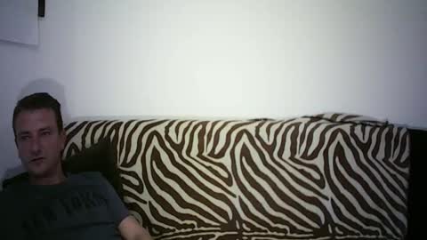 Snapshot of camx0000 chatting on 12-17-25, 04:02 Mark online show from 12-17-25, 04:02