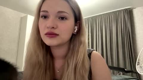 candelariahile online show from 03-10-26, 02:33