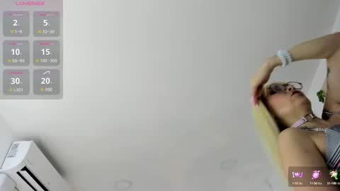 Snapshot of candiegilson__ chatting on 03-05-25, 12:11 Candie online show from 03-05-25, 12:11