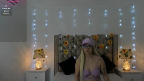 Snapshot of candiegilson__ chatting on 03-06-25, 11:36 Candie online show from 03-06-25, 11:36