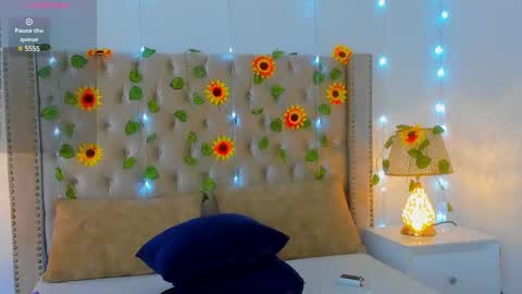 Snapshot of candiegilson__ chatting on 03-06-25, 05:43 Candie online show from 03-06-25, 05:43