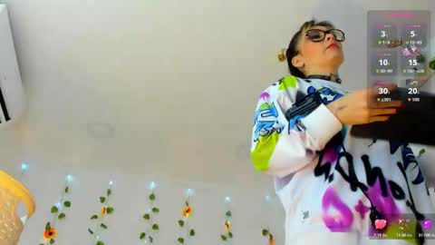 Snapshot of candiegilson__ chatting on 09-10-25, 11:21 Candie online show from 09-10-25, 11:21