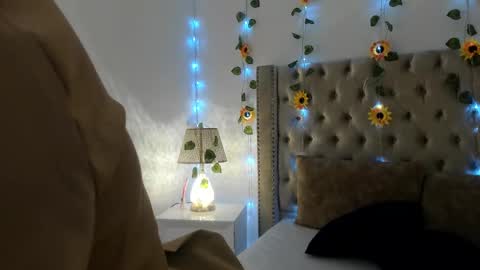 Snapshot of candiegilson__ chatting on 09-12-25, 11:43 Candie online show from 09-12-25, 11:43