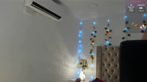 Snapshot of candiegilson__ chatting on 09-17-25, 11:45 Candie online show from 09-17-25, 11:45