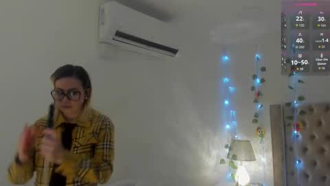 Snapshot of candiegilson__ chatting on 10-01-25, 11:16 Candie online show from 10-01-25, 11:16