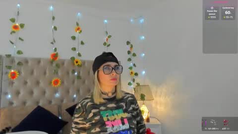 Snapshot of candiegilson__ chatting on 10-05-25, 03:21 Candie online show from 10-05-25, 03:21