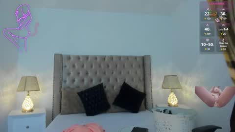 Snapshot of candiegilson__ chatting on 10-21-25, 11:33 Candie online show from 10-21-25, 11:33