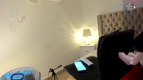 Snapshot of candiegilson__ chatting on 10-30-25, 11:11 Candie online show from 10-30-25, 11:11