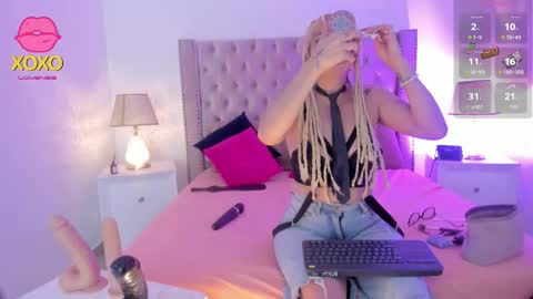 Snapshot of candiegilson__ chatting on 11-28-25, 02:42 Candie online show from 11-28-25, 02:42