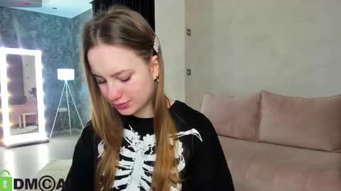 Candy online show from 10-26-25, 01:11