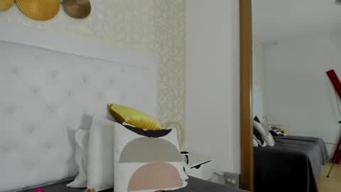 candy eyes  online show from 06-05-26, 06:52