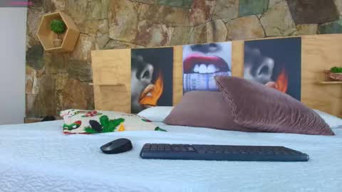 Jolie online show from 11-10-25, 07:13