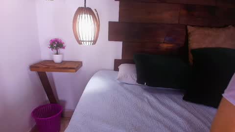 Jolie online show from 04-17-26, 08:45