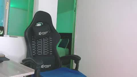 candy_giuliana21 online show from 03-17-26, 12:15