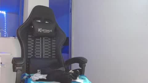 candy_giuliana21 online show from 04-28-26, 12:53