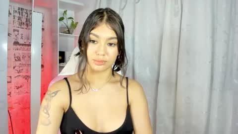 Snapshot of candy_hes chatting on 12-23-24, 10:55 Nickol online show from 12-23-24, 10:55