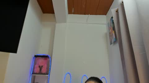 Snapshot of candy_kitty7343 chatting on 06-11-26, 04:43 candy_kitty7343 online show from 06-11-26, 04:43