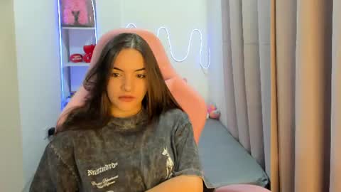 Snapshot of candy_kitty7343 chatting on 06-12-26, 03:05 candy_kitty7343 online show from 06-12-26, 03:05