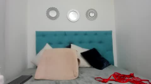 Snapshot of candy_liss18 chatting on 10-26-25, 12:05 liss sophia online show from 10-26-25, 12:05