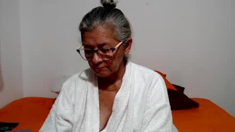 Snapshot of candy_mature_ chatting on 07-17-26, 10:25 candy online show from 07-17-26, 10:25