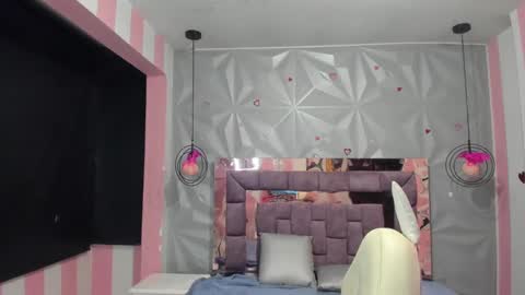 Snapshot of candy_morgan412 chatting on 02-19-25, 11:17 Ania online show from 02-19-25, 11:17