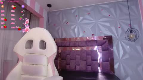 Snapshot of candy_morgan412 chatting on 09-16-25, 11:11 Ania online show from 09-16-25, 11:11