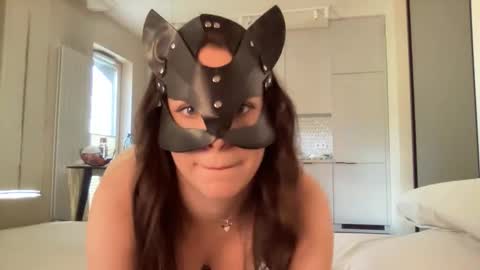 Snapshot of candy_puss chatting on 05-15-26, 04:25 candy online show from 05-15-26, 04:25