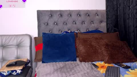 YECENIA - online show from 04-15-26, 04:41