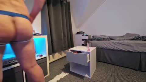 Snapshot of candyboy666 chatting on 12-25-24, 04:33 Candy Boy online show from 12-25-24, 04:33