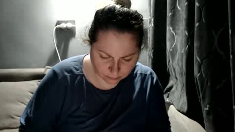 Laura online show from 02-12-26, 08:48