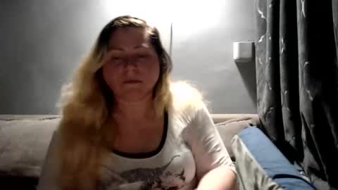 Laura online show from 04-15-26, 07:58