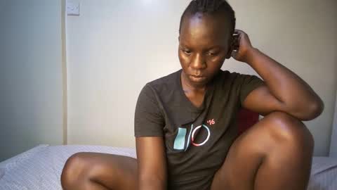 Snapshot of candycurly_ chatting on 10-26-25, 02:28 candycurly_ online show from 10-26-25, 02:28